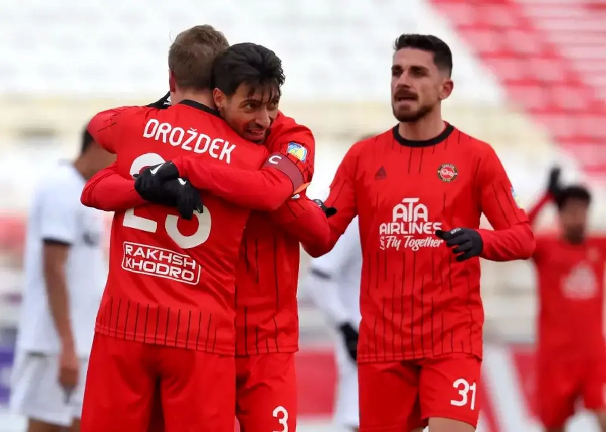 شکارچی تراکتور در تعقیب صدر جدول گلزنان