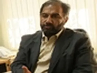 جامعه ما در تقاطع آرمان گرایی و واقع گرایی دچار تب و لرز شد