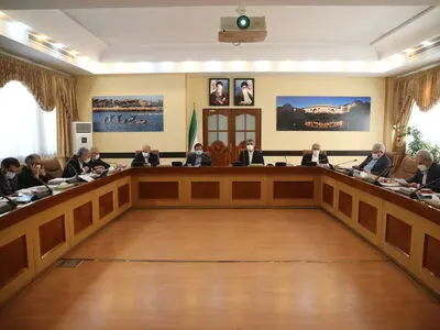 مشترکان برق صنعتی تا دو سال آینده موظف به تامین برق از طریق بورس انرژی شدند/ تخصیص ۱۰۰۰ میلیارد تسهیلات بانکی به سازمان مرکزی تعاون روستایی