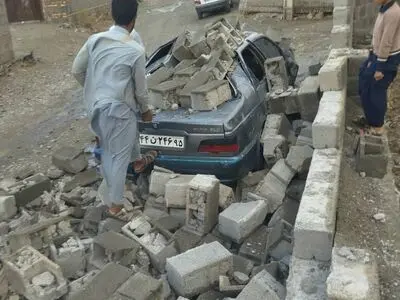 سرعت وزش باد در زابل به ۹۷ کیلومتر بر ساعت رسید/خاش در غبار طوفان محو شد