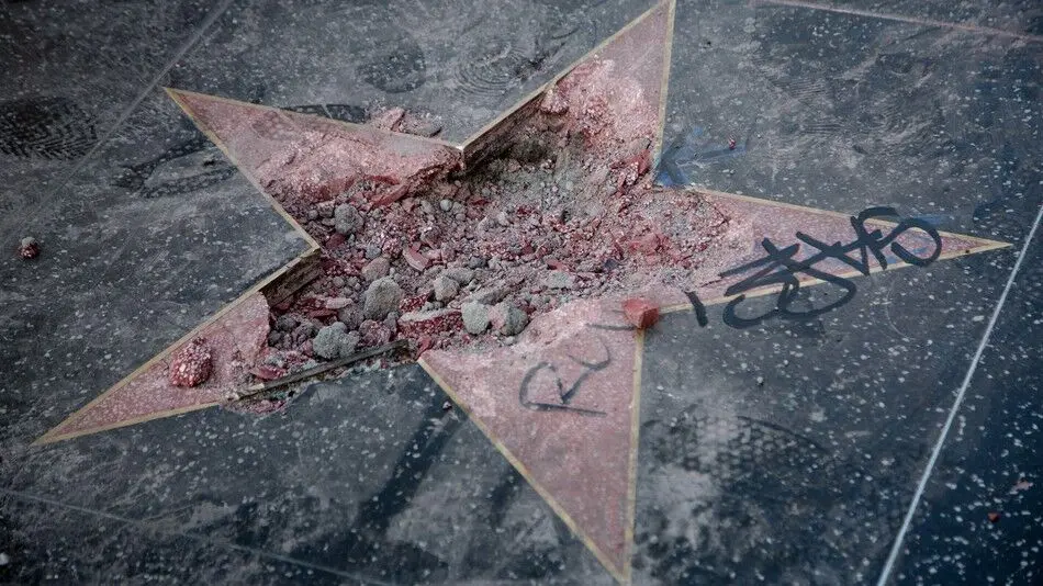 حمله شبانه به ستاره ترامپ در بلوار مشاهیر هالیوود + تصویر
