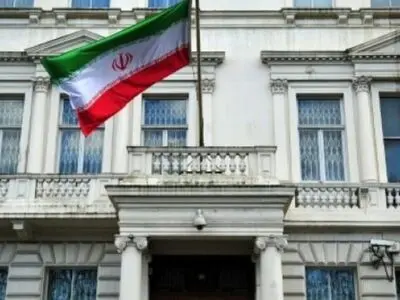 القائم بالاعمال الایراني في لندن یتحدث حول إمکانیة التوصل إلى اتفاق بشأن الرفع الجزئي للعقوبات