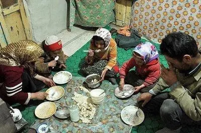 قیمت «یک شانه تخم‌مرغ» بیشتر از دستمزد روزانه کارگر است/ یخچال‌ خانه‌های مزدبگیران خالی‌ست