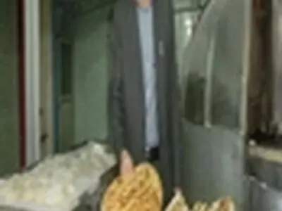 نظارت مسئولین در ارایه نان مرغوب، ضروری است