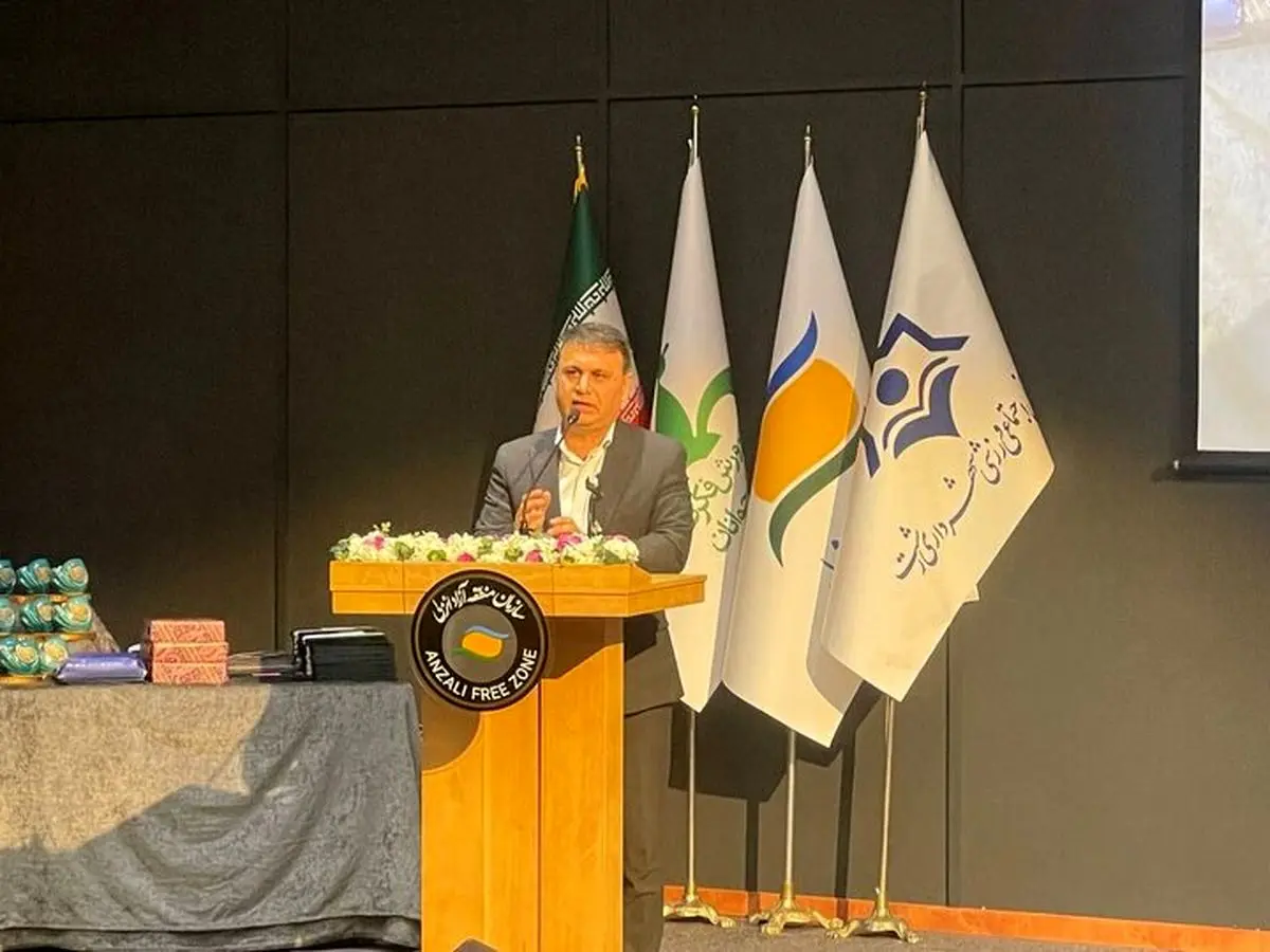 قصه‌ها اثری ماندگارتر از صدها سخنرانی دارند