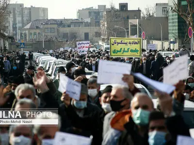 فضای اقتصادی کشور قابل دفاع نیست/ سهم تأمین اجتماعی را در بودجه نبینید، تجمعات سراسریِ صنفی برگزار می‌شود/ ۲۵ درصد معوقه متناسب‌سازی هر چه سریع‌تر پرداخت شود
