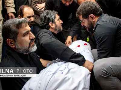 تشییع پیکر شهید گمنام در وزارت فرهنگ و ارشاد اسلامی