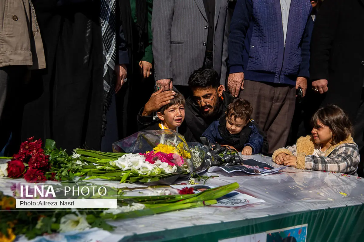 تشییع پیکر مطهر ۱۰ شهید حملات تروریستی اخیر در اصفهان 