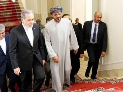 عمان از بازگشت قریب‌الوقوع کشتیرانی در تنگه هرمز خبر داد