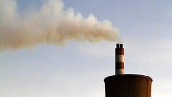 شناسایى 95 واحد آلاینده هوا در فارس طی سه ماه امسال/  نسبت به آلایندگى صنایع در زرقان حساسیت بالایى داریم / نیروگاه‌هاى فارس مصرف سوخت مازوت ندارند