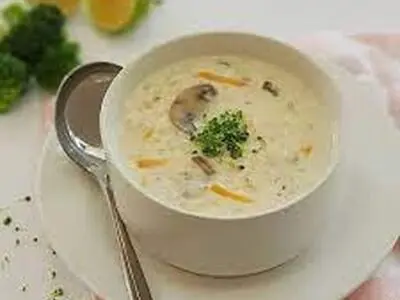 طرز تهیه سوپ جو سفید با مرغ غذای ساده و رژیمی