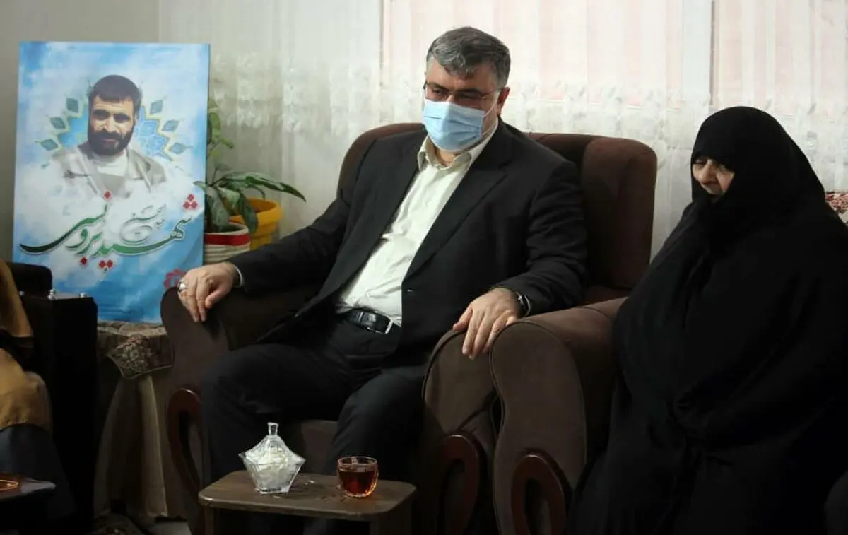 دیدار استاندار خراسان رضوی با خانواده شهید برونسی