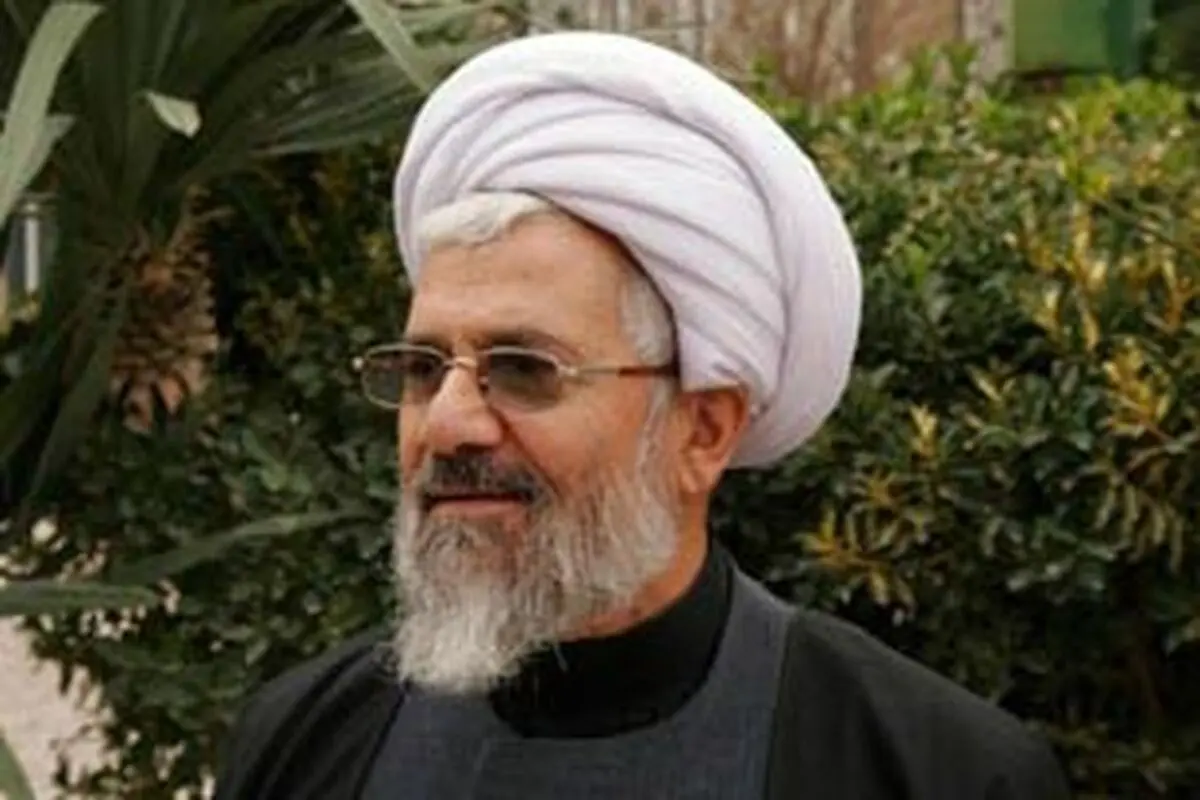 امام حق حیات معنوی و سیاسی بر ملت ایران دارد