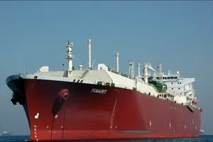 عبور دو نفتکش از تنگه هرمز