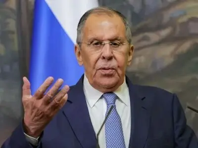 پاسخ تند لاوروف به پیشنهاد زلنسکی؛ «او مدام در سفر است، ما در داخل کار داریم»
