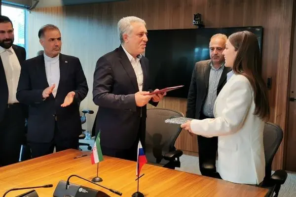 Iran, Russia sign agreement on visa waiver for group tours