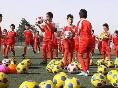 چمن ورزشگاه‌ تمرین جوانان بوی لاستیک سوخته می‌دهد/ دل هیچ مسئولی به حال تیم‌های پایه نمی‌سوزد