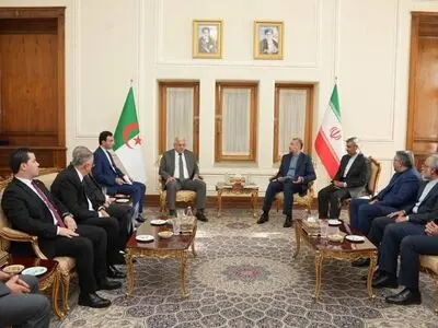 Iran FM urges collective action of Muslim nations against Quran desecration