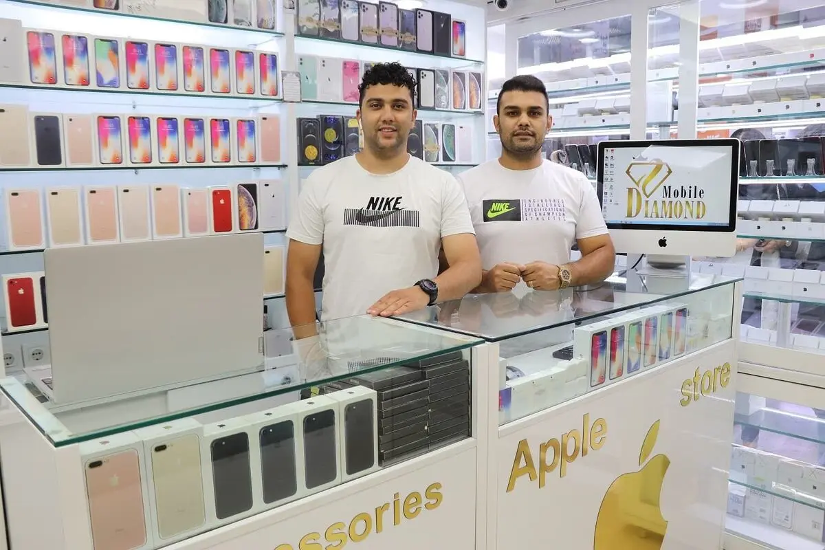 بررسی آیفون با رضا نوروزی و محسن نوروزی موسسین دیاموند موبایل