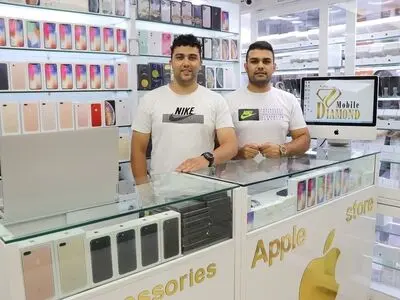 بررسی آیفون با رضا نوروزی و محسن نوروزی موسسین دیاموند موبایل