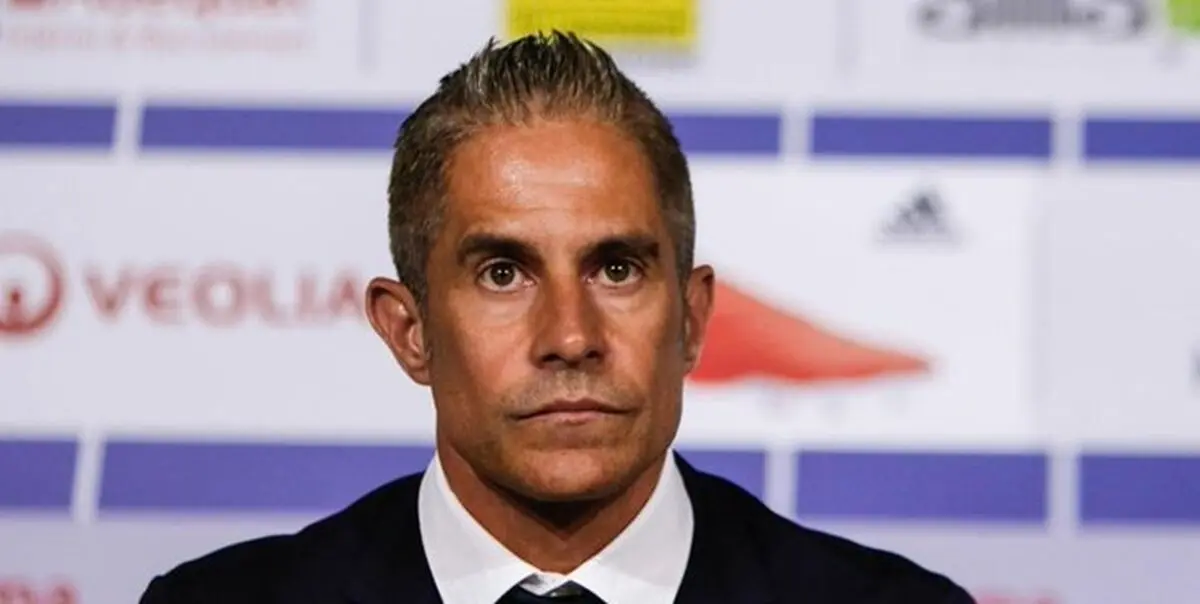 سرمربی لیون اخراج شد