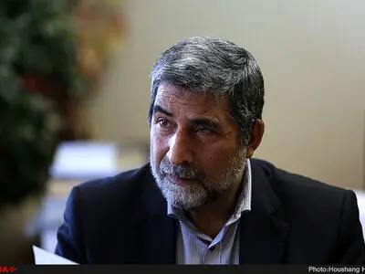 بدحسابی پیمانکاران مناطق آزاد در برابر کارگران/با اصلاح قانون کار تحول اقتصادی خلق نمی‌شود