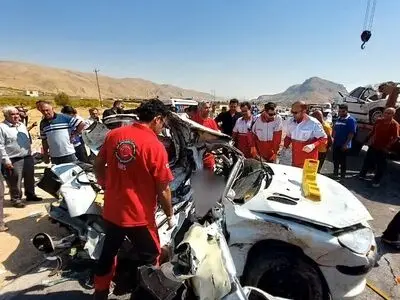 مثلث مرگ در جاده های فارس قربانی می گیرد/ تخریب کامل خودروها در تصادفات 