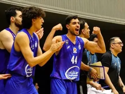 استقلال صدر جدول بسکتبال را پس گرفت