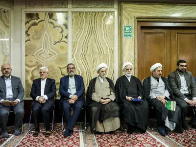 معاون اول رئیس جمهور در مراسم یادبود وزیر اسبق دادگستری شرکت کرد