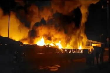 مهار آتش‌سوزی در واحد تولید پلیمری شهرک صنعتی آبادان / بررسی علت حادثه توسط کارشناسان