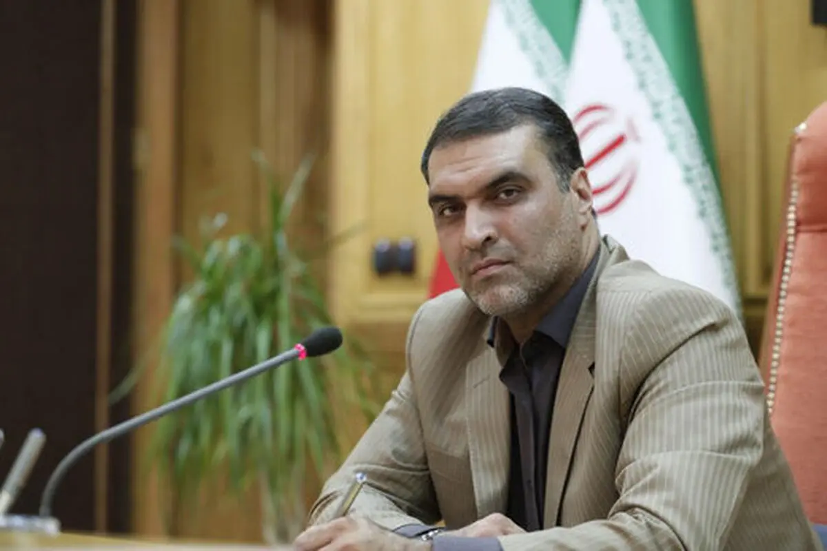 آقای پایداری ‌و خانم خیلی خیلی انقلابی فقط برای یک ماه لشکرکشی خیابانی و دشنام را تعطیل کنید