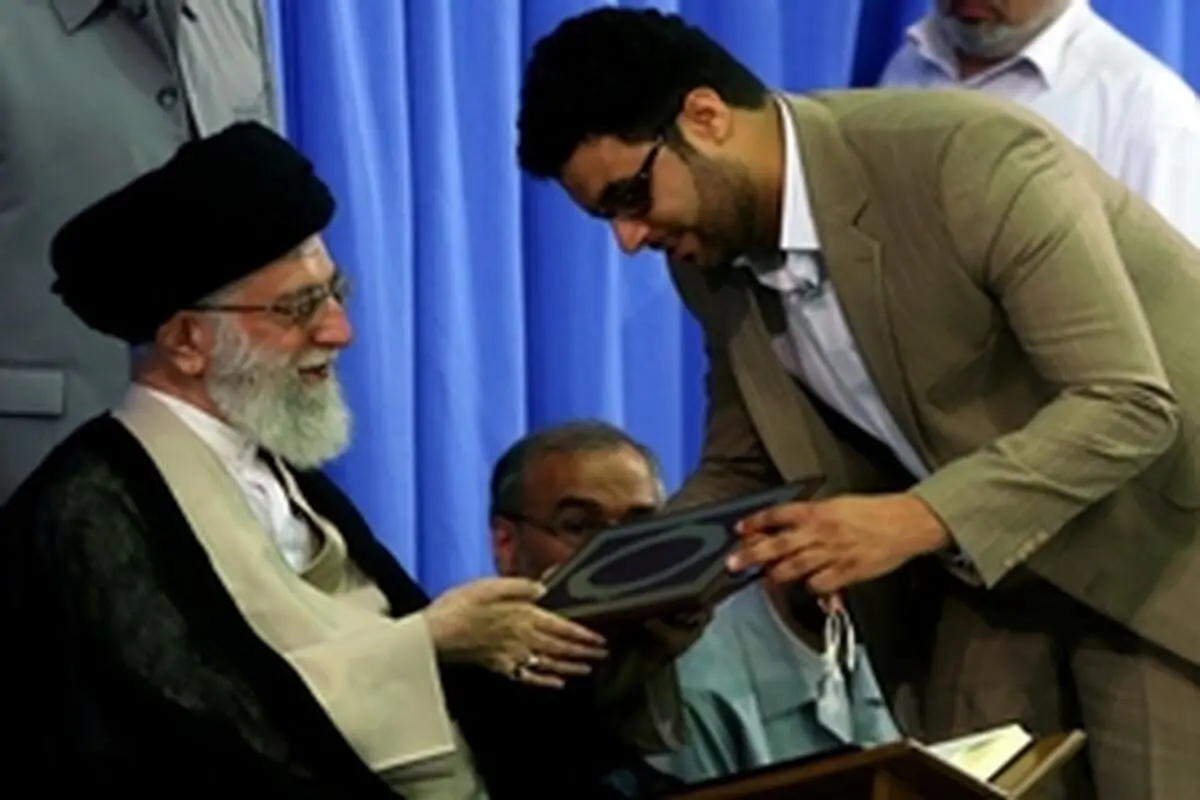 بازدید نابغه جوان موسیقی مذهبی جهان اسلام از دارالقرآن خانه کارگر