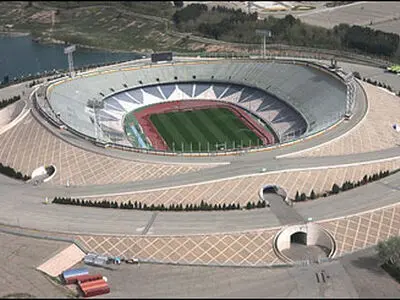 بازگشت به کار کارگران اخراجی ورزشگاه آزادی