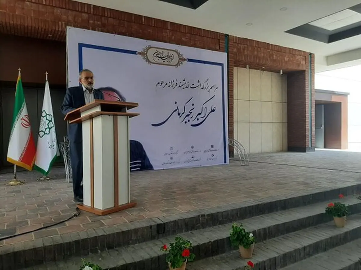 دولت انقلابی و ولایی سر کار آمده و همه باید تلاش کنند تا مشکلات کشور برطرف شود