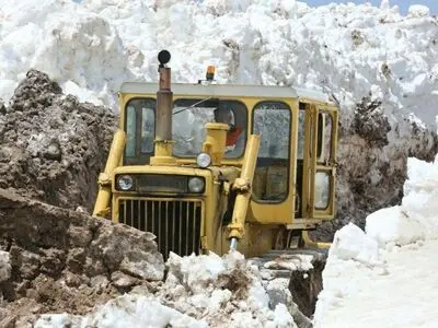 مسدودیت دو گردنه مرتفع و برف‌گیر در استان قزوین 
