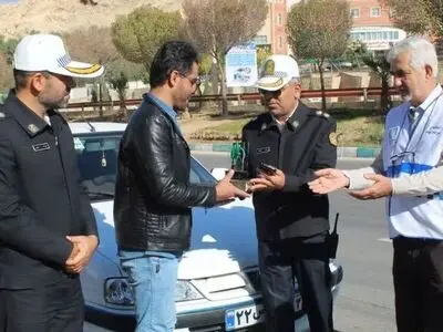 یازدهمین مرحله آیین تجلیل از رانندگان قانونمند کلان شهر شیراز برگزار شد