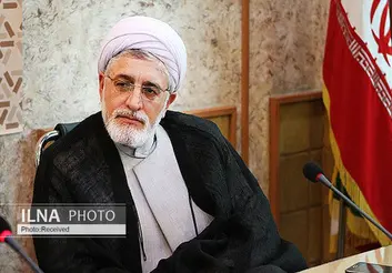 نیازمند بازنگری جدی در حکمرانی هستیم/ دولت در ایران باید دولت بحران باشد/ قطع امید از نهاد دولت فاجعه‌بار است/ قرنطینه کردن خود وجوب فقهی دارد/ ایجاد تعارض میان دوا و دعا مصیبت‌‌آفرین است