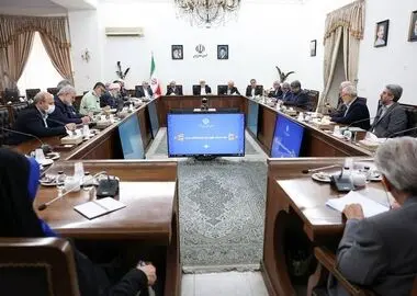 عارف: باید بدانیم باتوجه به حساسیت جامعه چه اقداماتی انجام دهیم و چه اقداماتی انجام ندهیم