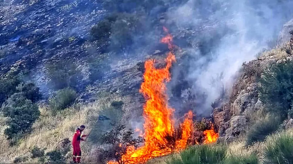 آتش سوزی کوه دراک مهار شد