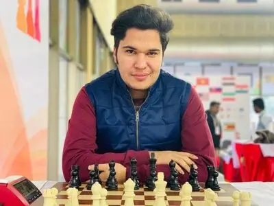 مصدق پور قهرمان بخش برق آسا شد