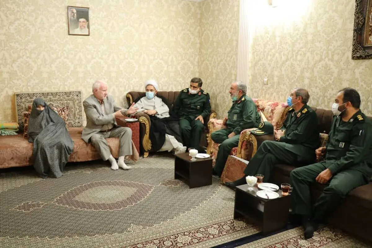 دیدار جانشین فرمانده کل سپاه با خانواده شهدای شهرری