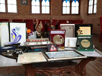 اهدای جوایز و یادگاری‌های زنده یاد «ارشا اقدسی» به موزه سینما