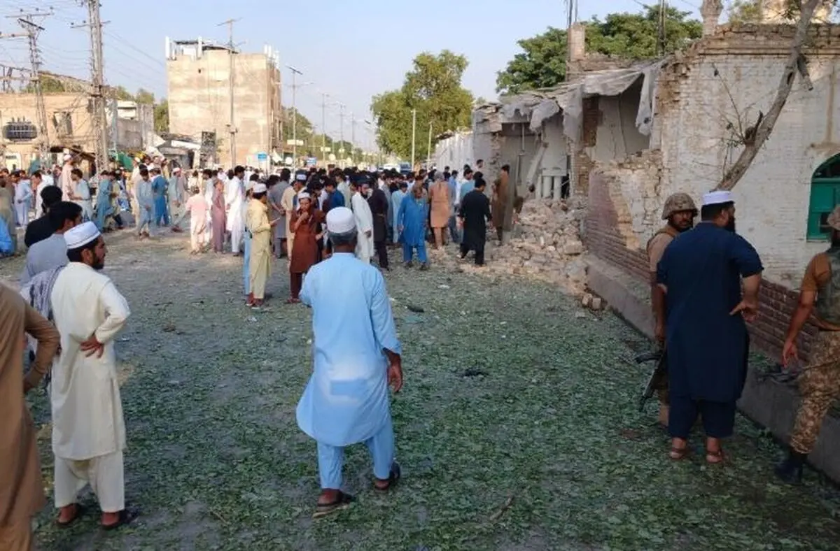  ۷۳ کشته و زخمی در حمله انتحاری به مقر پلیس در پاکستان
