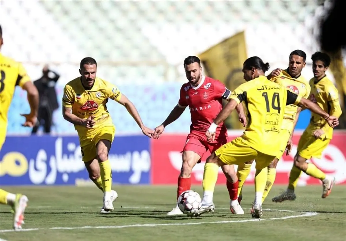 پرسپولیس و فجرسپاسی با تساوی به رختکن رفتند