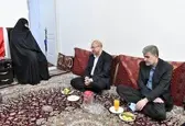 دیدار رئیس مجلس با خانواده شهید «جواد الله کرم»