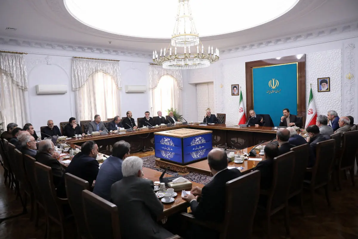 اتخاذ ۴ تصمیم مهم دولت و مجلس برای حمایت از بازار و فعالان اقتصادی