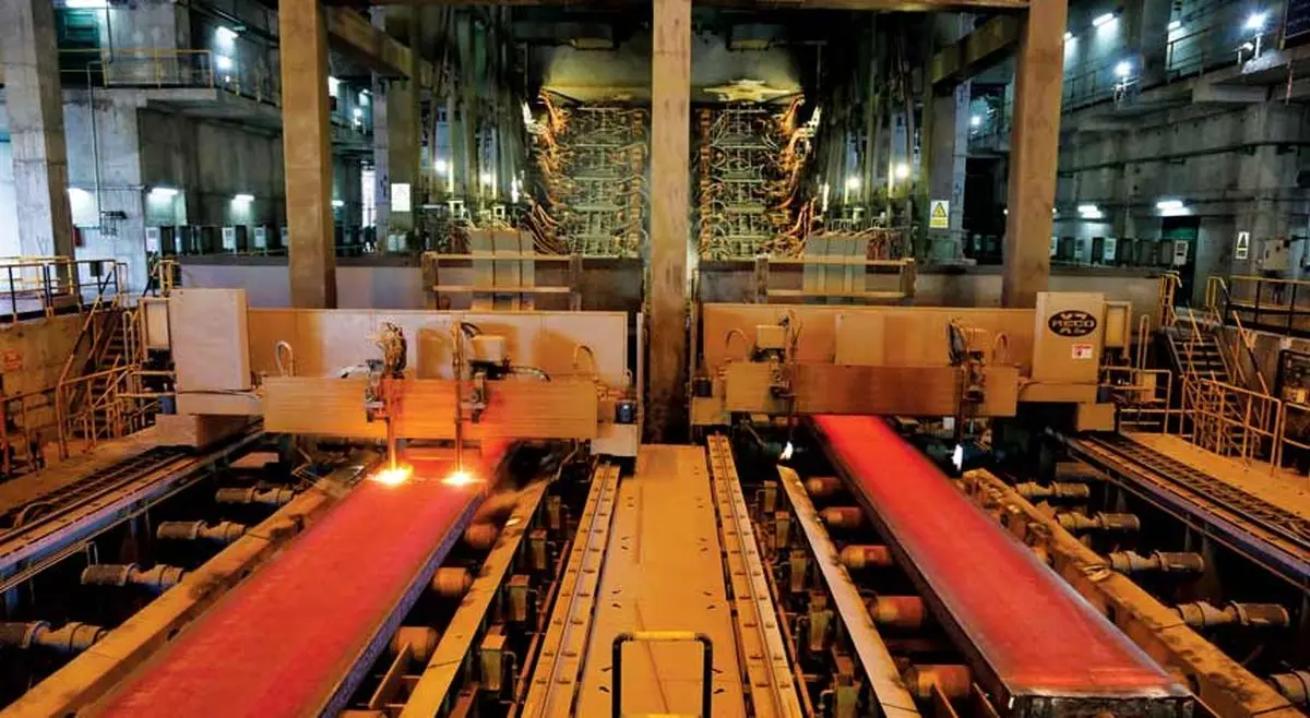 تولید تختال با ضخامت ۲۵۰ میلیمتر در فولاد مبارکه اصفهان