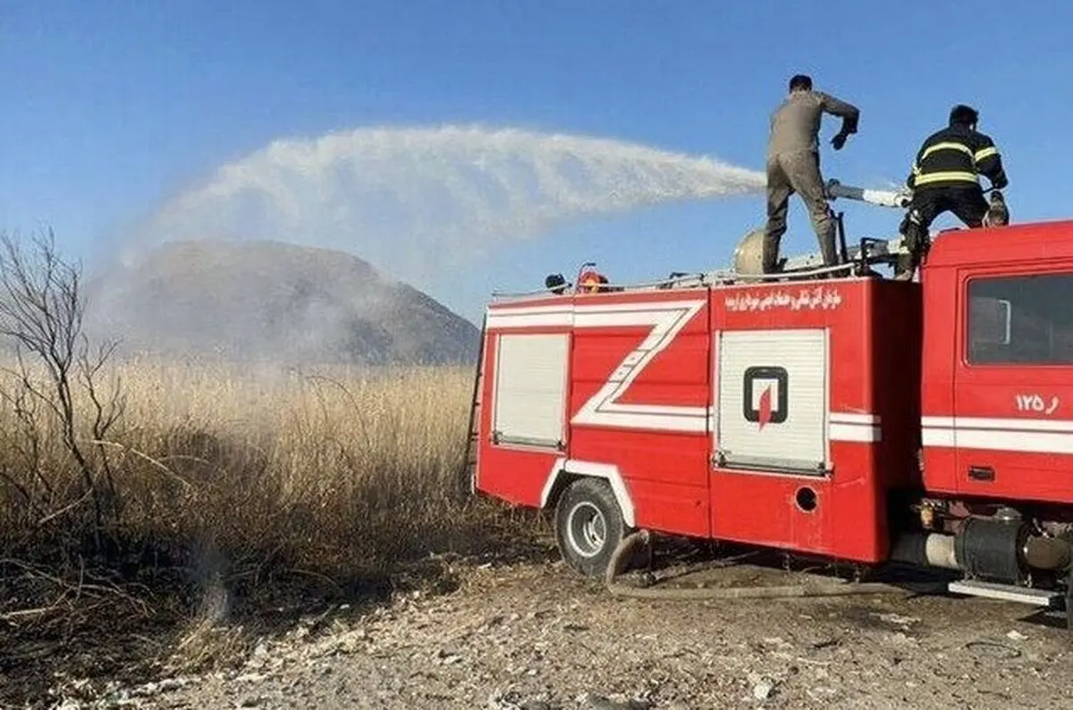 مهار آتش سوزی در پارک ملی دریاچه ارومیه