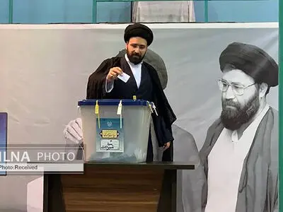 سید علی خمینی رای خود را به صندوق انداخت+ فیلم
