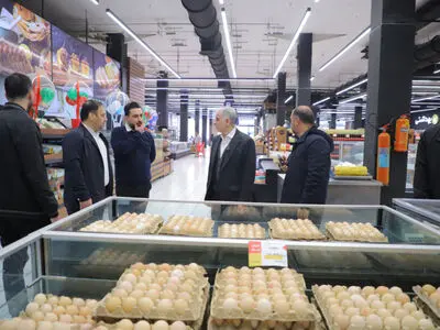 بازدید وزیر دادگستری از چند واحد صنفی پس از حضور در راهپیمایی ۲۲ بهمن
